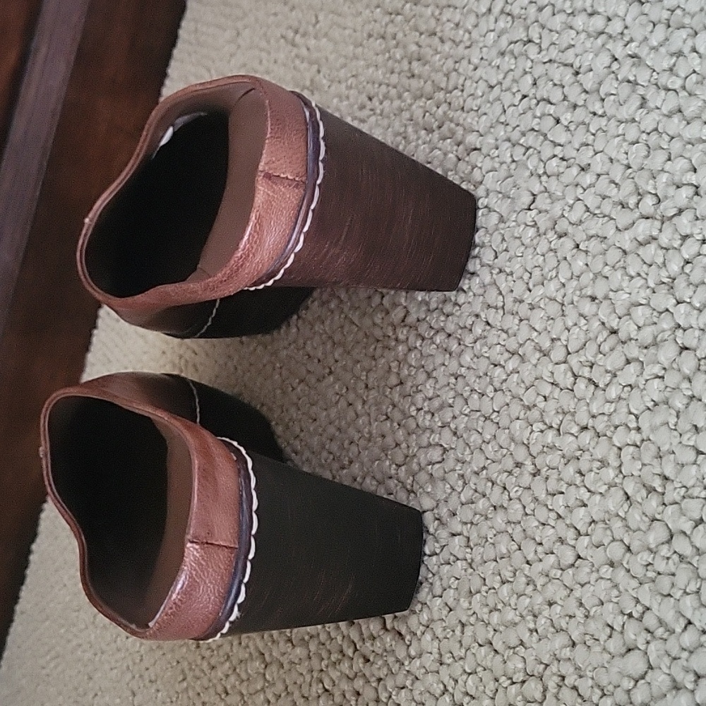 Vicini Leather Mules, size 40, Italian Qualuty Leather, Platform Mules - Picture 10 of 14